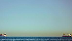 Hormuz &laquo;zona di guerra&raquo;. Stop di Maersk ad altre due rotte