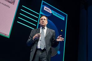 Russo (Automobility): &laquo;Toyota cambi passo o perder&agrave; terreno nell&rsquo;auto elettrica&raquo;