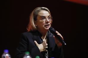 Ritratto&nbsp;di&nbsp;signora&nbsp;con&nbsp;cane,&nbsp;la&nbsp;rivoluzione&nbsp;intima&nbsp;di&nbsp;Elena&nbsp;Stancanelli