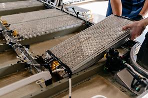 Stop alle esenzioni per chi produce impianti di accumulo. Pagheranno una quota per usufruire delle reti