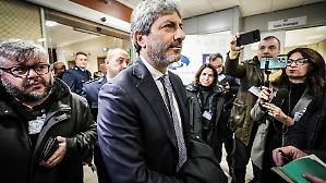 Regione Campania, Roberto Fico presenta la Giunta. Opposizione all&rsquo;attacco: &laquo;Troppi ritardi&raquo;. E lui: &laquo;Subito a lavoro&raquo;