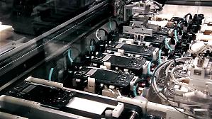 Conti record per Samsung, fatturato a +9%. Nokia, utile a -34% e stime prudenti
