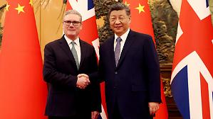 Starmer e Xi rilanciano i rapporti: &laquo;Imperativo rafforzare il dialogo&raquo;. AstraZeneca investir&agrave; 15 mld in Cina
