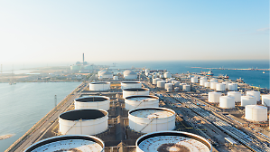 La domanda di petrolio rallenta. La Iea taglia le stime per il 2026: &laquo;Pesa l&rsquo;incertezza geopolitica&raquo;