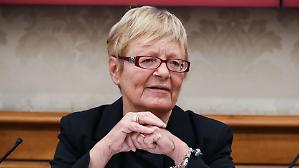 Contro i contratti pirata si muovono parti sociali e opposizione. E il governo?