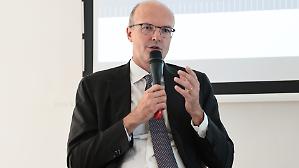 Mediobanca, l&rsquo;utile scende a 513 milioni (-22,3%) per voci non ricorrenti