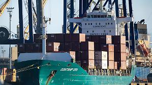 Hapag-Lloyd dribbla la golden share e compra l&rsquo;israeliana Zim