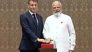 Modi e Macron al Summit di Nuova Delhi: l&rsquo;Ai non deve diventare un affare privato di superpotenze e Big Tech
