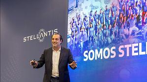 Stellantis, dal record al rosso: parabola di tre anni e tre capitani