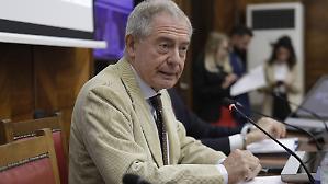 Ex Ilva, Urso ai commissari: tre settimane per la cessione. Oggi il summit