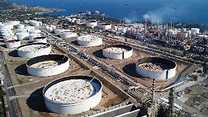 Golfo, senza export di petrolio si riempiono gli stoccaggi. Rischio stop alla produzione
