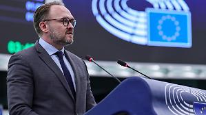 Energia, presentato il pacchetto Ue. Contratti trasparenti e imposte ridotte

