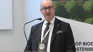 Bioetanolo, Italia sogna l&rsquo;idrogeno mentre l&rsquo;Europa miscela E10 alla pompa