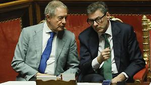 Palazzo Chigi studia risorse aggiuntive per il decreto. Ma &egrave; scontro tra Urso e Giorgetti