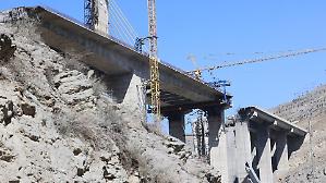 Teheran abbatte un caccia americano. Colpito anche l&rsquo;elicottero impegnato nella ricerca dei due piloti dispersi