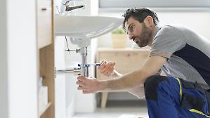 L&rsquo;idraulico sar&agrave; il lavoro del futuro