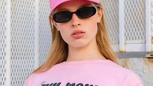 Quando la t-shirt diventa &ldquo;politica&rdquo;, tra presa di posizione e posizionamento. La lunga storia dei messaggi stampati