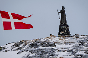 Canada e Francia si stabiliscono in Groenlandia. Inaugurati i consolati nella capitale Nuuk