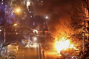 Teheran agli sgoccioli, tra proteste e un imminente attacco statunitense. La tensione si allarga alla regione
