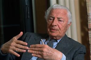Torino, 24 gennaio 2003. Moriva l'ultimo re, l' Avvocato Gianni Agnelli