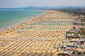 Nuovo richiamo dell&rsquo;Antitrust. &laquo;Le concessioni balneari vadano a gara, evitare altre proroghe&raquo;