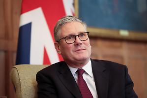 E Starmer riallaccia i rapporti con Pechino