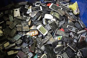 Il tesoro nascosto che l&rsquo;Ue cerca nei rifiuti elettrici ed elettronici.  Ma solo a parole e normative