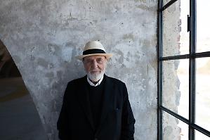 Michelangelo Pistoletto e il suo terzo paradiso in mostra a Bologna