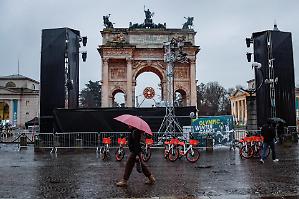 Lo sprint finale della Milano olimpica, tra case sfitte e biglietti rimasti invenduti