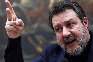 Ponte di Salvini, si riparte dal via. Il Ministro: &laquo;No, l&rsquo;iter non &egrave; azzerato&raquo;