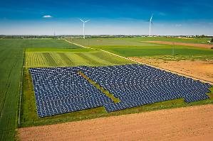 A2a e Iren a caccia di elettricit&agrave; verde. Le due multiutility sottoscrivono accordi con operatori di eolico e solare