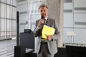 Oltre 1 miliardo l&rsquo;anno per rendere efficienti le luci di strade e Pa