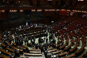 Ucraina, fiducia e crepe: la maggioranza si blinda, opposizioni in ordine sparso
