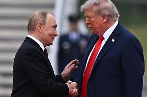 Usa, Mosca tenta il riavvicinamento. Tra le proposte il ritorno al dollaro