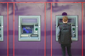 Londra studia come difendere la City e prepara un servizio alternativo ai circuiti di Visa e Mastercard