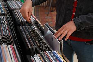 Discografia, mercato da mezzo miliardo. A trainare &egrave; lo streaming ma vinile e CD tornano di moda
