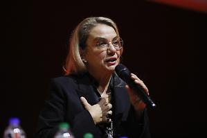 Ritratto di signora con cane, la rivoluzione intima di Elena Stancanelli