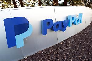 Stripe studia l&rsquo;acquisto di PayPal. Bloomberg: &laquo;Colloqui preliminari&raquo;