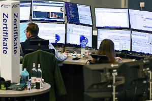 Mercati in calo, ma senza panico. Le Borse assorbono l&rsquo;urto del conflitto