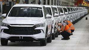 Storico sorpasso nel mercato dell'auto. L'import dalla Cina supera l'export Ue