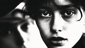 Maternit&agrave;, ambivalenza e sorellanza nell&rsquo;esordio di Marina Zucchelli