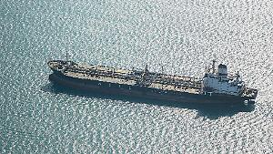 Mentre Il G7 valuta il rilascio delle riserve di greggio per calmare i mercati