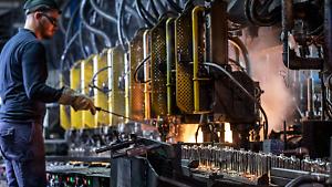 Fragile il 2025 di Zignago Vetro. Ricavi in calo ed utile dimezzato, ma il mercato premia il titolo