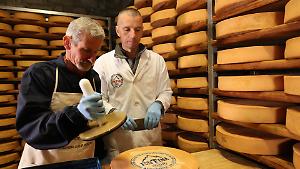 La Fontina modifica il disciplinare contro la fuga dei giovani