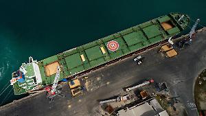 Il blocco di Hormuz strozza anche la logistica del regime