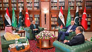 In corso i colloqui in Pakistan. Sul tavolo soluzioni per Hormuz