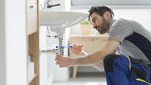 L&rsquo;idraulico sar&agrave; il lavoro del futuro