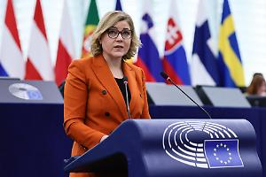 Tlc, l'Ue prova a passare dal rame alla fibra