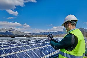 Energia elettrica, nel 2025 il solare compensa il calo di idro ed eolico