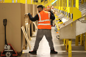 Il Fisco riaccende il faro su Amazon. Sospetta evasione fiscale per 1,2 miliardi